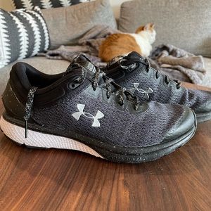 Under Armour running shoes charged escape women 7.5 black